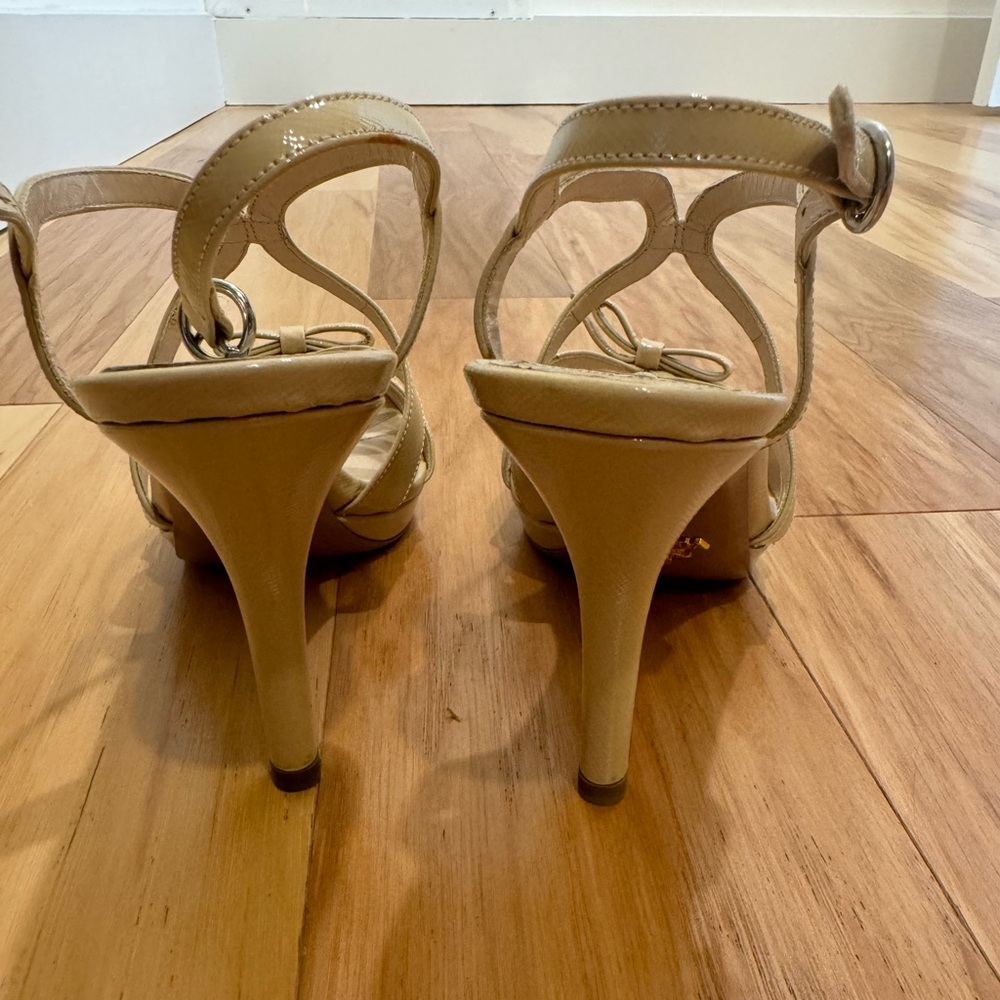 NWOT PRADA patent leather bow accent sling back sandal- nude color - Picture 5 of 5